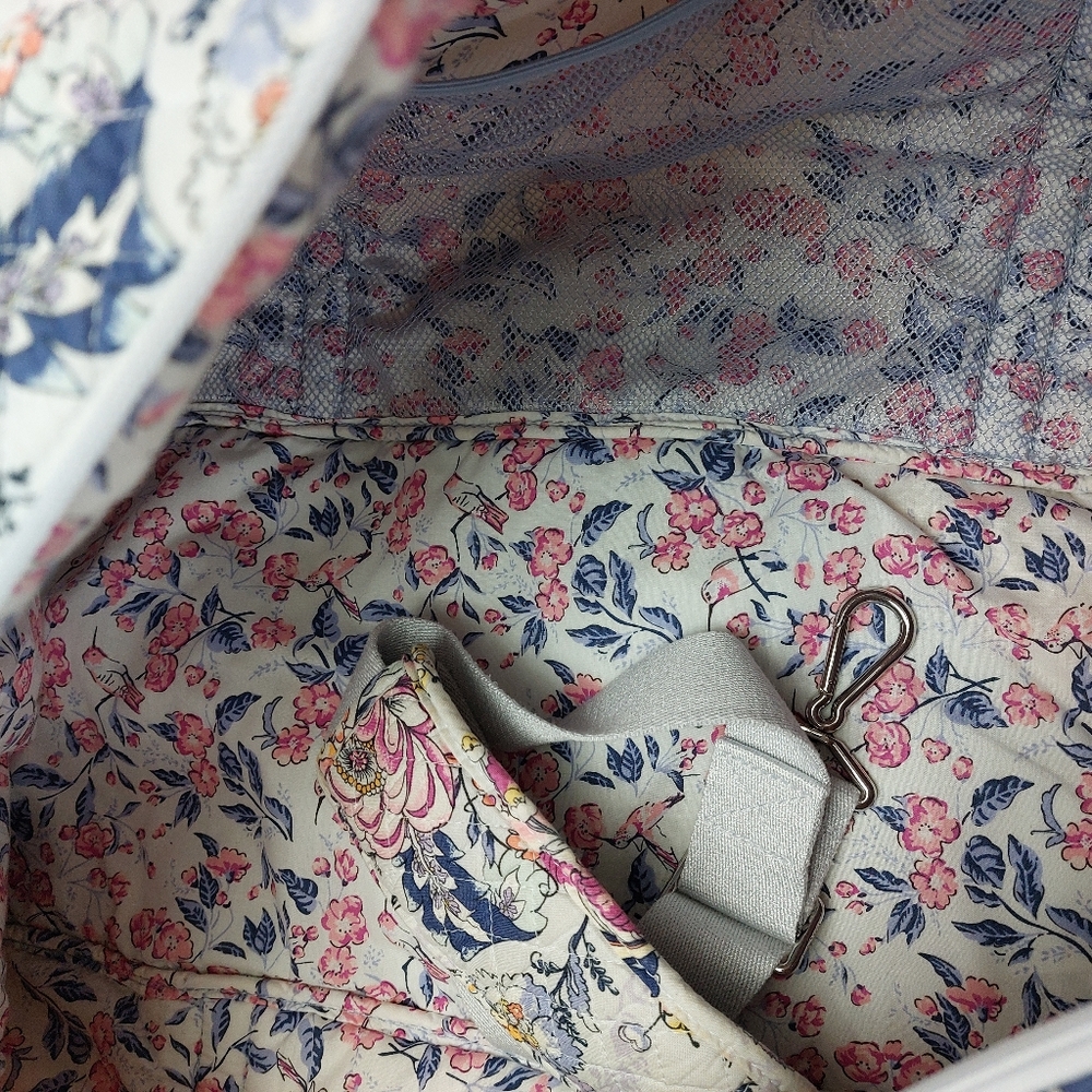 Vera Bradley Large Duffel Hummingbird Park - Picture 2 of 5
